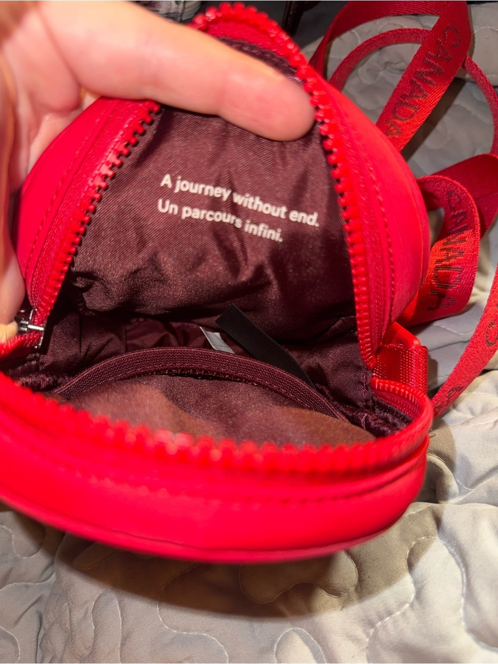 NWT Lululemon Team Canada 22 Future Lagacy Crossbody Bag - Picture 4 of 6